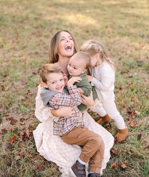 Carly Douglas, Family Influencer and Mother of Three, Died Of Stomach Cancer